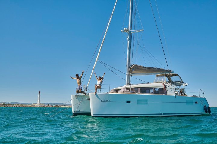 Dive of a Catamaran