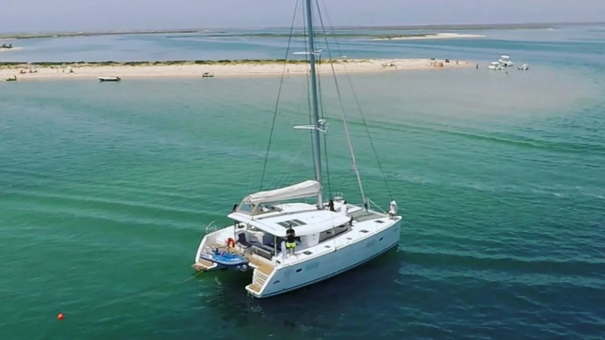 a small boat in a body of water