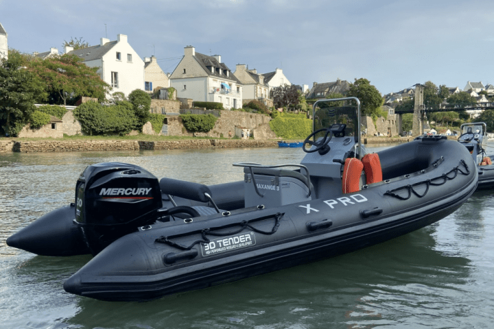 a small boat in a body of water